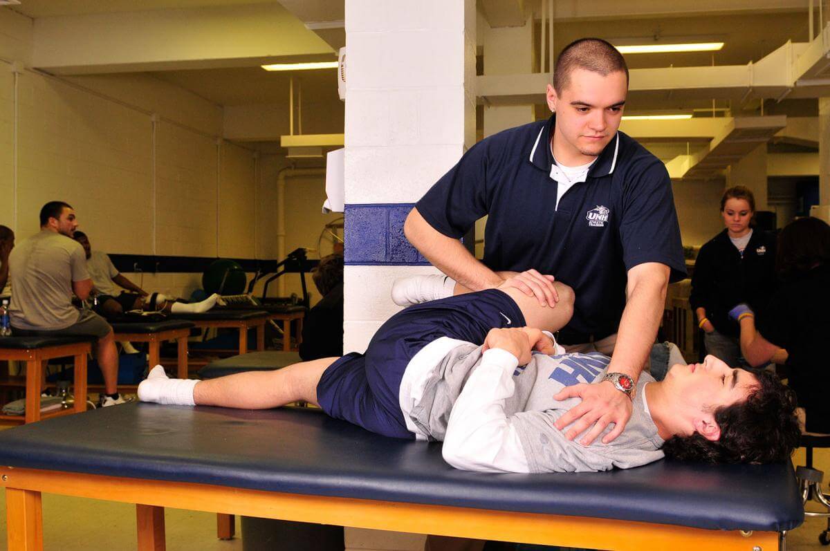 What is an Athletic Trainer? - Sports Management Degree Guide