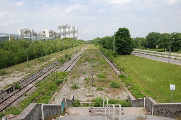 https://www.sports-management-degrees.com/wp-content/uploads/2018/04/Munich-Train-Stop-768x510.jpg